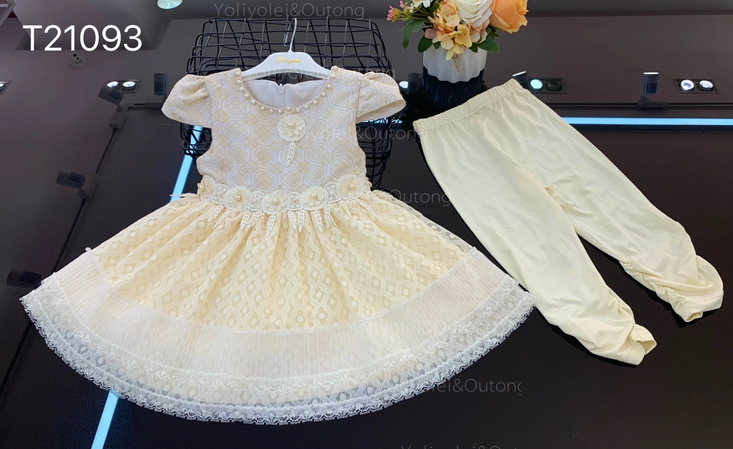 T21093 Yoliyolei Champagne Color Flower Girl Child Bottom Wavy Sleeve Dress for Holiday