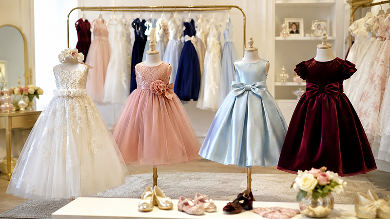 Elegant girls' formal dresses for weddings, birthdays, graduations, religious ceremonies and holiday celebrations.